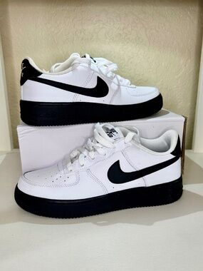 Nike Air Force 1 Low White/Black Sole Sneakers, Woman's Size 7